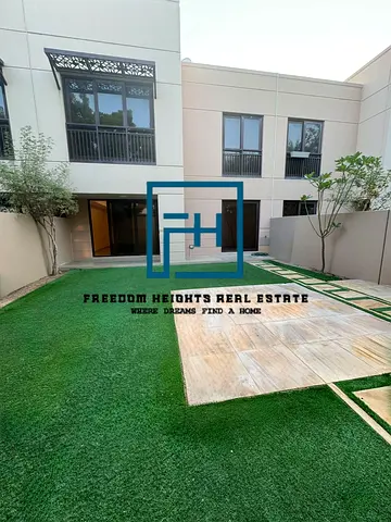 تاون هاوس فاخر مكون من غرفتي نوم وصالة معروض للبيع في مجمع سراب السكني، الجادة، الشارقة. عرض مميز لفترة محدودة.