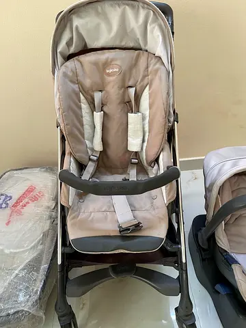 Travel system stroller with infant car seat and bassinet seat only 300 dhm new was more 5000 dhms