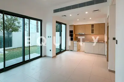 Vacant Now | Single Row Unit | Genuine Listing