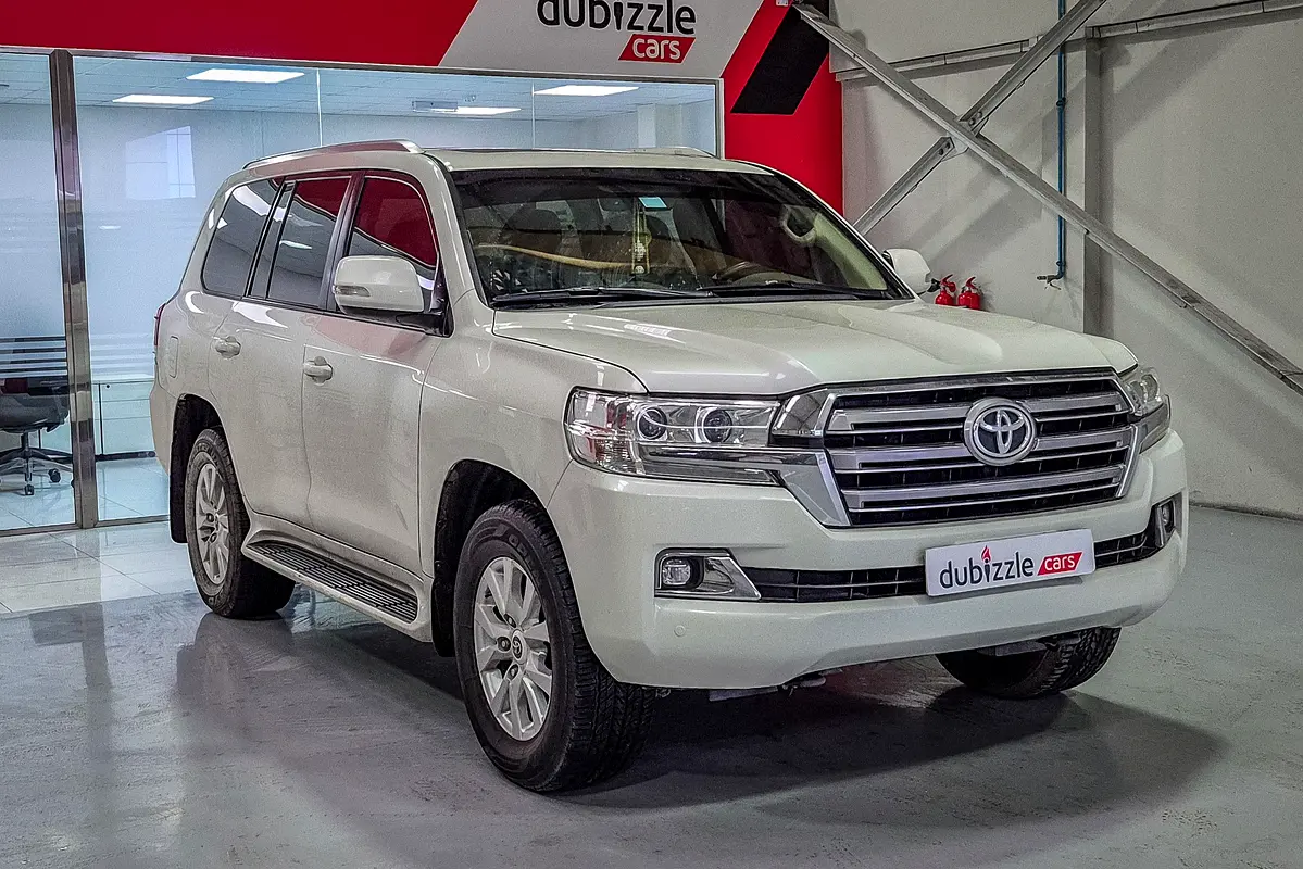 Toyota Land Cruiser 2017 — photo 1 of 15