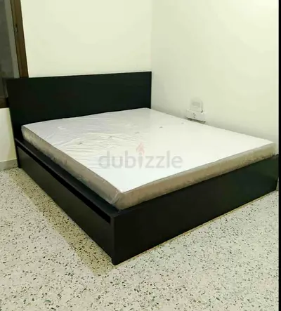 malam king‑size bed (180 × 200 cm) with 2 storage drawers underneath and an IKEA mattress ✨