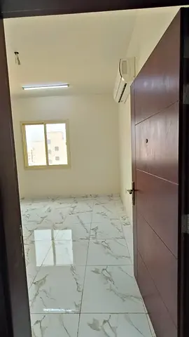 افخم الاستديوهات _العاليه عجمان _تاني ساكن _خزائن بالحائط _تكييف مركزي