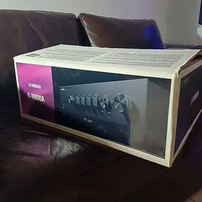 YAMAHA R- N800A Network Recieiver. New still in Box