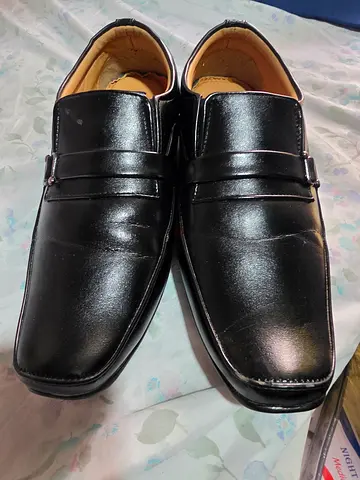 Mens black leather slip-on formal shoes - lightly used