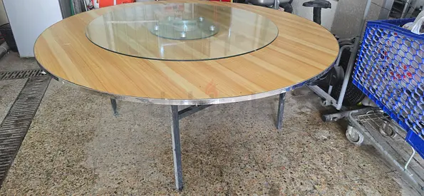 Foldable and movable table