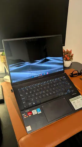 ASUS Zenbook 14 OLED | AMD Ryzen 5 7000 Series | 16GB RAM | 512GB SSD | Excellent Condition