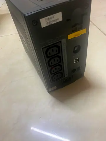 للبيع مخزن وحامي طاقة UPS من شركة APC
العالمية - جديد لم يستخدم (لقطة)