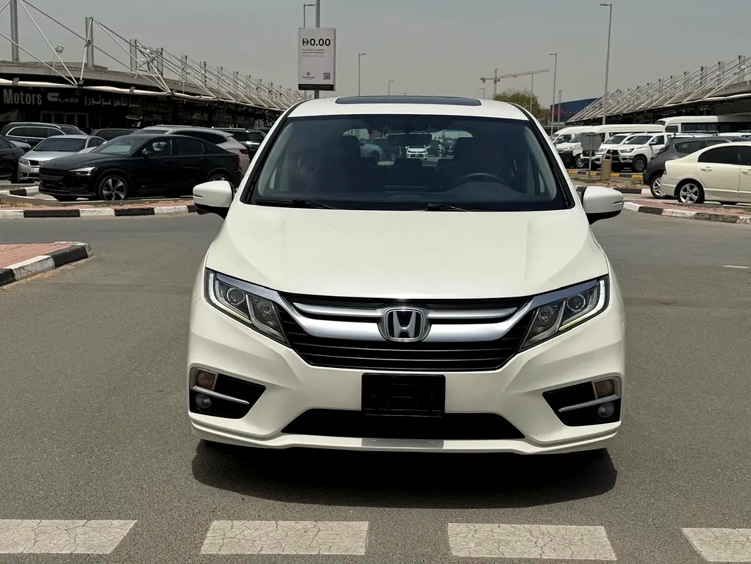 Honda Odyssey 2018 — photo 1 of 17