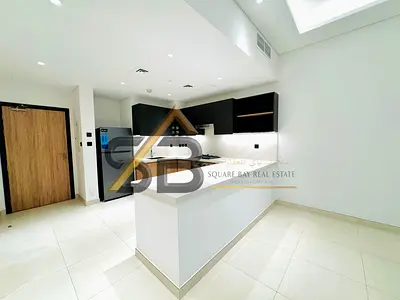 Closed To Metro Station Spacious 1 Bedroom Apartments with Kitchen Appliances Building Have All Facilities