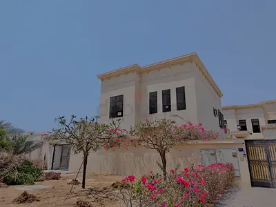 4 Bedroom Villa in Um Suqeim 3