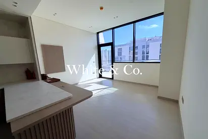 One Bedroom | Unfurnished | Community View