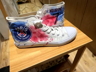 PSG Mbappé #7 high-top canvas sneakers (white with red/blue splatter)