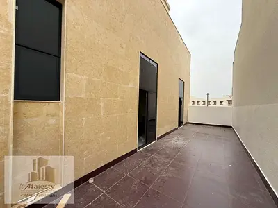 للبيع فيلا في امارة الشارقه منطقة الحوشي