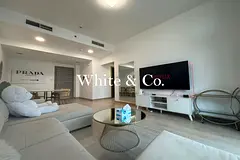 Corner Unit | Large Balcony |Skyline View