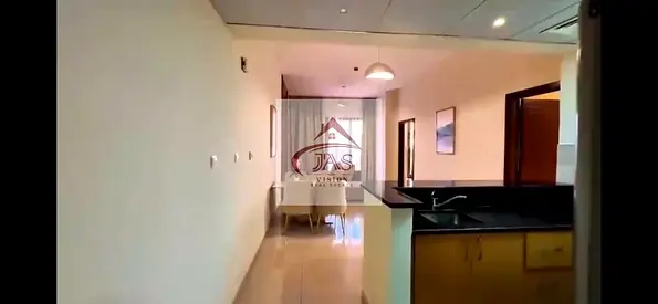 إطلالات على الجولف والمدينة | شقة بغرفتي نوم | مفروشة | شرفة تراس