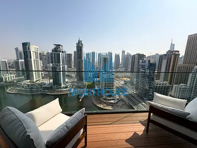 غرفتي نوم في الطابق العلوي | LIV Residence | إطلالات على المارينا والأفق