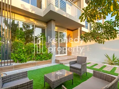 Modern Villa | Private Garden | Luxury Furniture