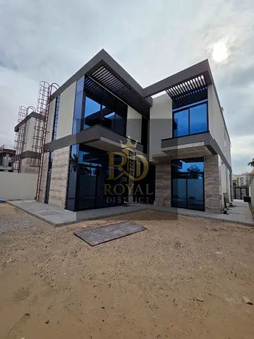 بأرقى مناطق الشارقة | فيلا مستقلة 5 غرف | تشطيب فاخر | تصميم عصري | اطلالات بانوراما | موقع متميز | التسليم خلال شهرين