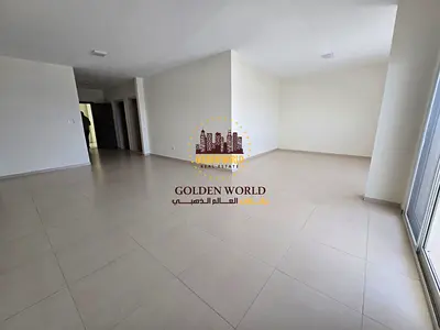 شقة ثلاث غرف وصالة أول ساكن في المجاز 2 داخل برج جديد بإطلالة مفتوحة وتكييف سبليت موفر للطاقة مع تصميم عصري ومساحات مريحة مناسبة للعائلات