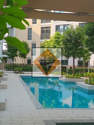 شقة أنيقة بغرفة نوم واحدة ومطبخ مغلق وشرفة واسعة بإطلالة بانورامية