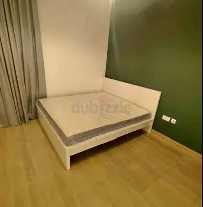 malam king‑size bed (180 × 200 cm) with an IKEA mattress ✨