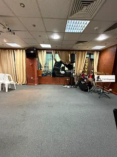 Stunning Independent OFFICE || Front of Metro || Ready to Move