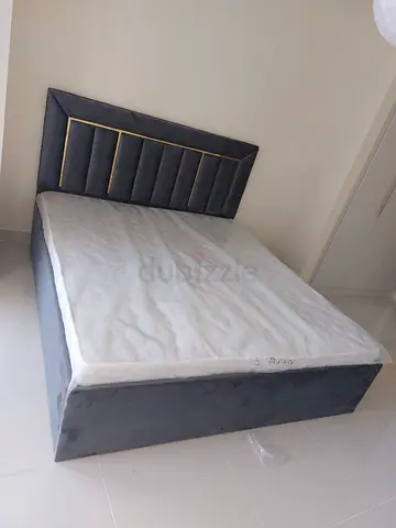 Im selling Brand new Queen size bed with medical mattress good Quality Queen bed for sale