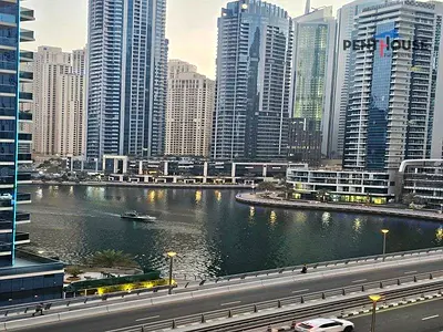 Bright 1BR | Marina Walk | Prime Location