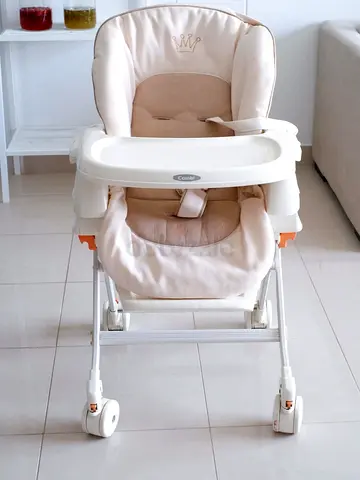 Combi High  Low Chair - baby rocking  feeding
