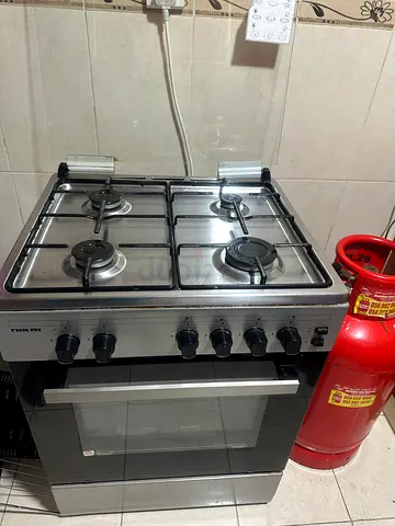 4-Burner Freestanding Gas Cooker with Oven - Used  Working