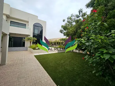 Modern | 5 Bed +Maid +Driver | Jumeirah 1 | Private Garden
