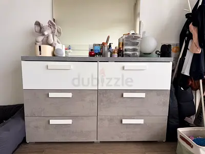 Drawers with Mirror