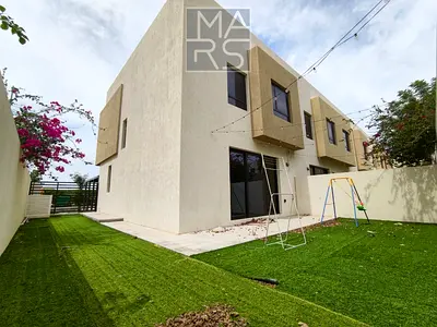 عرض مميز - شقة 3 غرف نوم - زاوية نهائية - تنسيق الحدائق جاهز - للإيجار