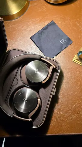 Bang  Olufsen Beoplay H95 Wireless Headphones - Excellent Condition