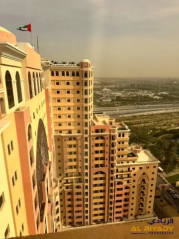 3 bedrooms plus study -SPACIOUS LAYOUT-PRIME LOCATION