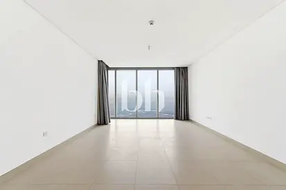 Sea Views | Chiller Free | Vacant