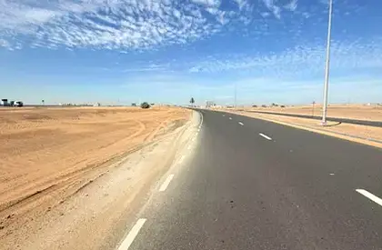 للبيع ارض في الحوشي قريب الجسر وصوب النوف