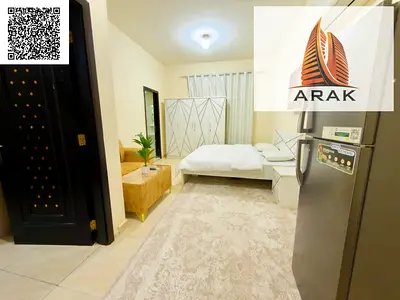 شقة استديو مفروشة للإيجار الشهري في عجمان  📍 الموقع: عجمان – منطقة المويهات 2 تقع الشقة في موقع مميز جداً ثاني قطعة من شارع الشيخ عمار، بالقرب من الم