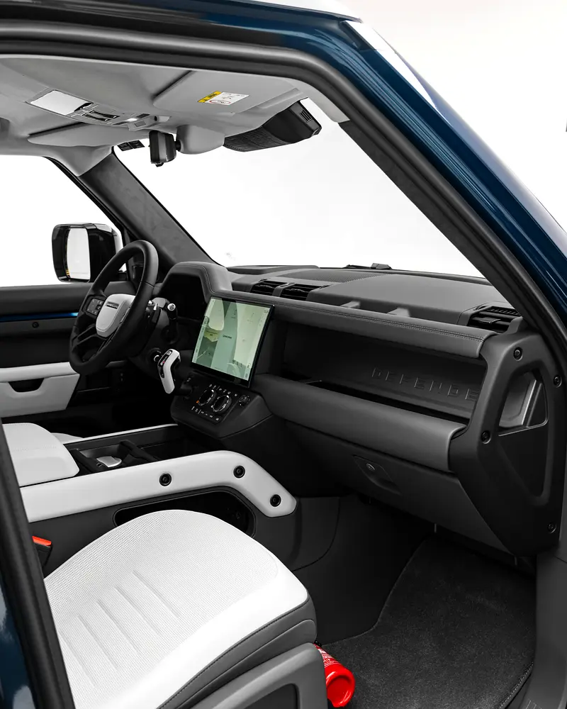 Land Rover Defender 2026