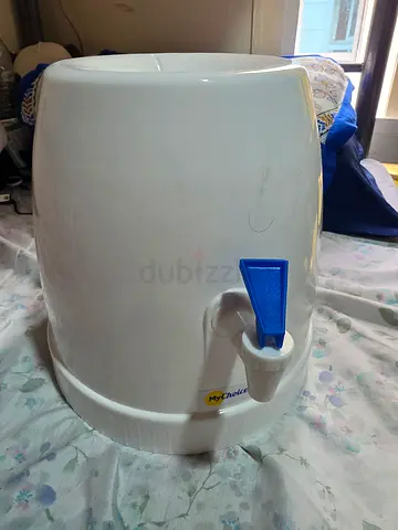 Compact countertop water dispenser with tap - used, working