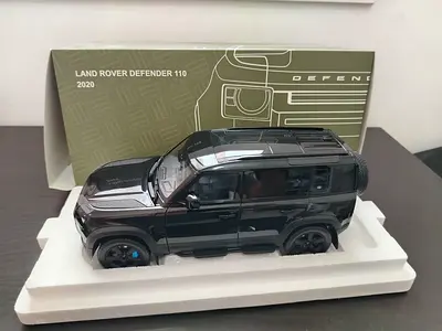 LAND ROVER DEFENDER 110 DIECAST by ALMOST REAL 1/18 Scale New in Box