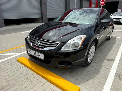2011 Nissan Altima 186000km 4-cylinder.2 Keys single Owner full original PaintGCC android Wi-Fi Navi