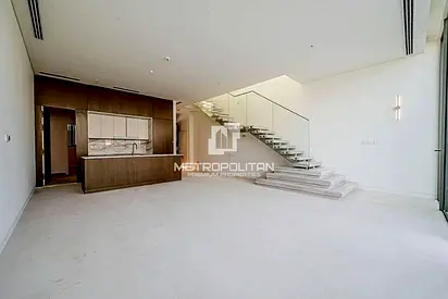 Corner 3 Beds | Single Row | Near Amenities