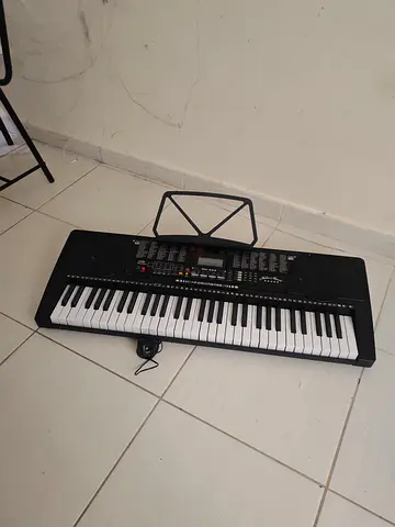 61-key portable electronic keyboard - used, good condition