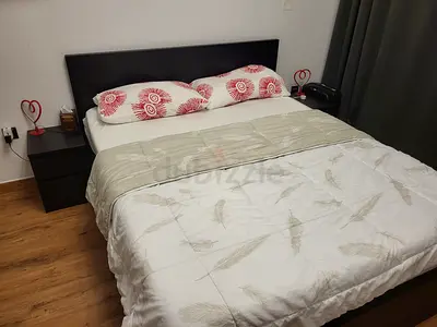 Queen bed frame with headboard, 4 storage drawers and 2 matching bedside tables