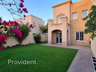 Corner Unit I Back to Back I Vacant