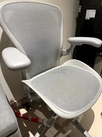 Herman Miller Remastered ergonomic office chair - Barely used good conditions like new