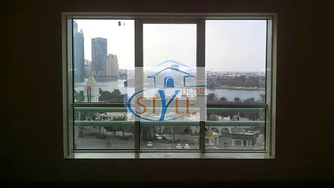 شقة غرفتين نوم للبيع في المجاز 1، موقع مميز، سهولة الوصول مباشرة إلى كورنيش