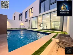 Luxury villa with 4 master bedrooms and a swimming pool. Fully equipped with a smart home system. Pr