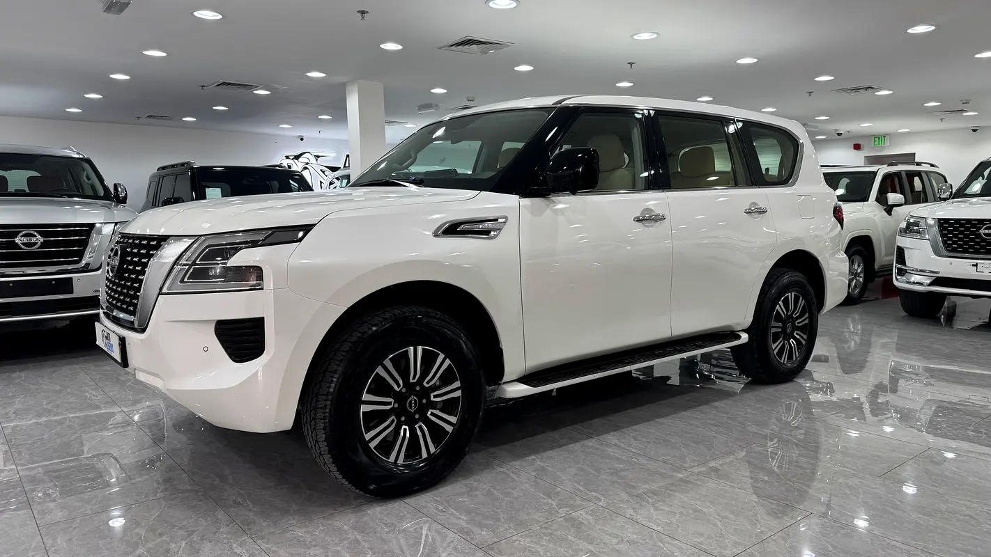 Nissan Patrol 2024 — photo 1 of 15